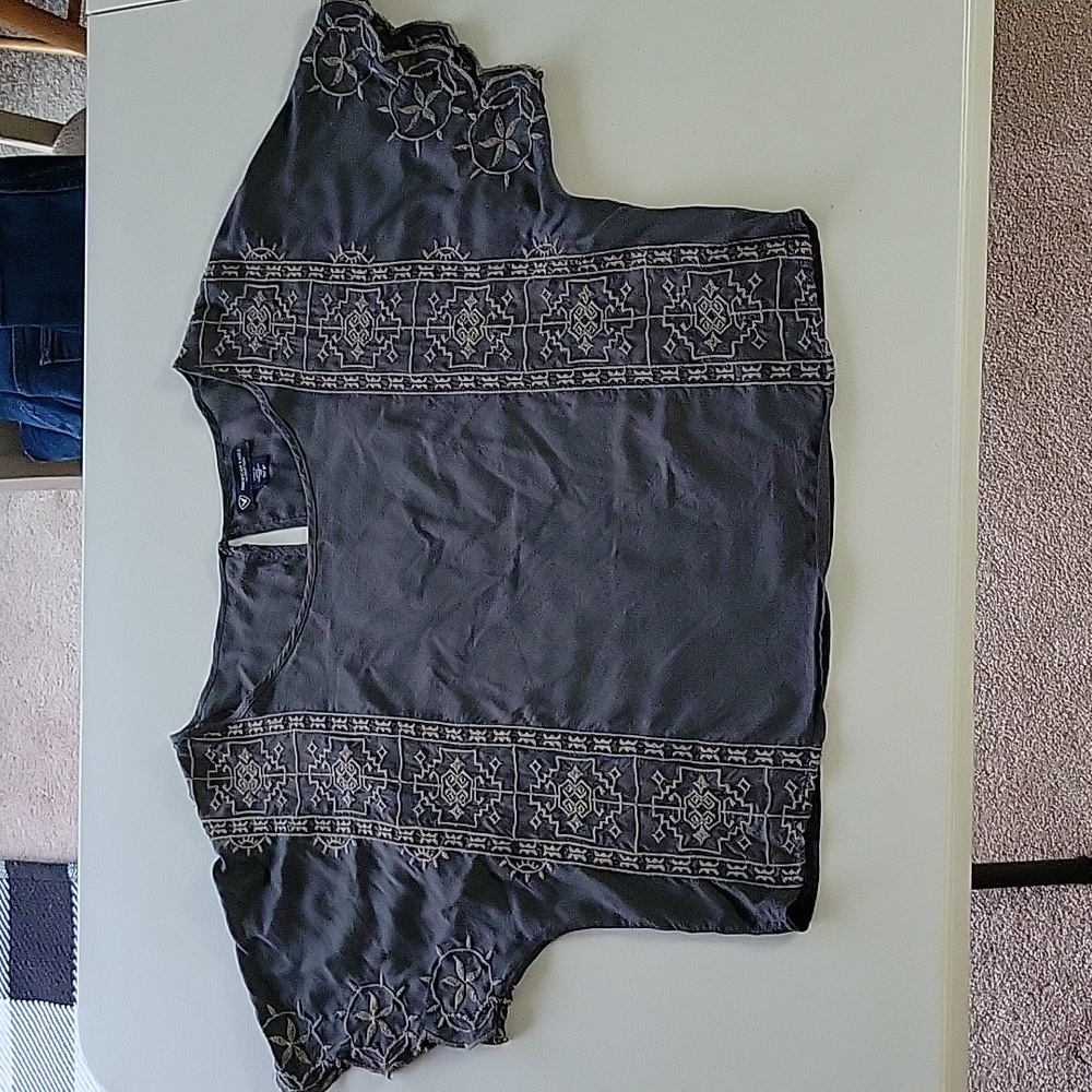 Like new American Eagle Outfitters crop top size small